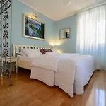 Apartment Tri Lava Luxury Living *
