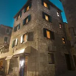 Tri Lava Luxury Living *