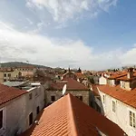 Tri Lava Luxury Living Apartment