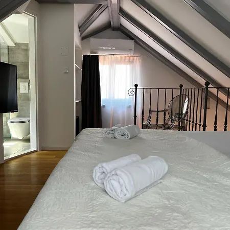 Guest house Tri Lava Luxury Living 4*