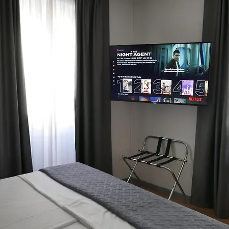 Tri Lava Luxury Living 4*