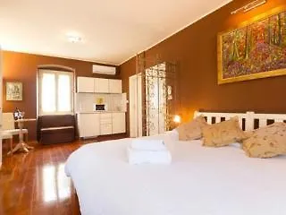 Tri Lava Luxury Living 4*