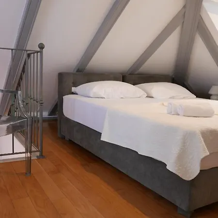 Tri Lava Luxury Living ספליט