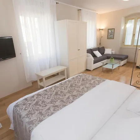 דירה Tri Lava Luxury Living