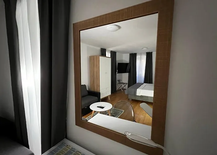 Tri Lava Luxury Living سبليت