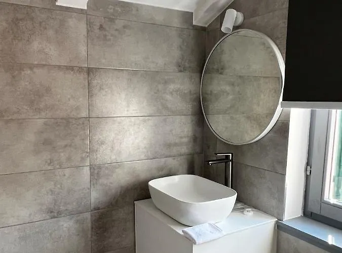 Tri Lava Luxury Living * Split